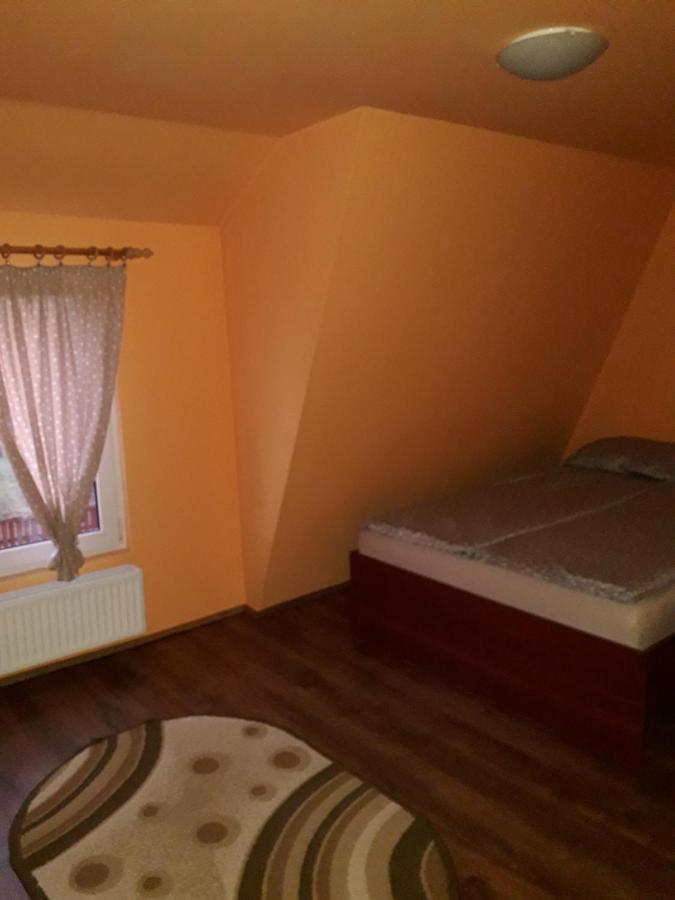 ホテル Timi Kulcsoshaz Lăzarea エクステリア 写真